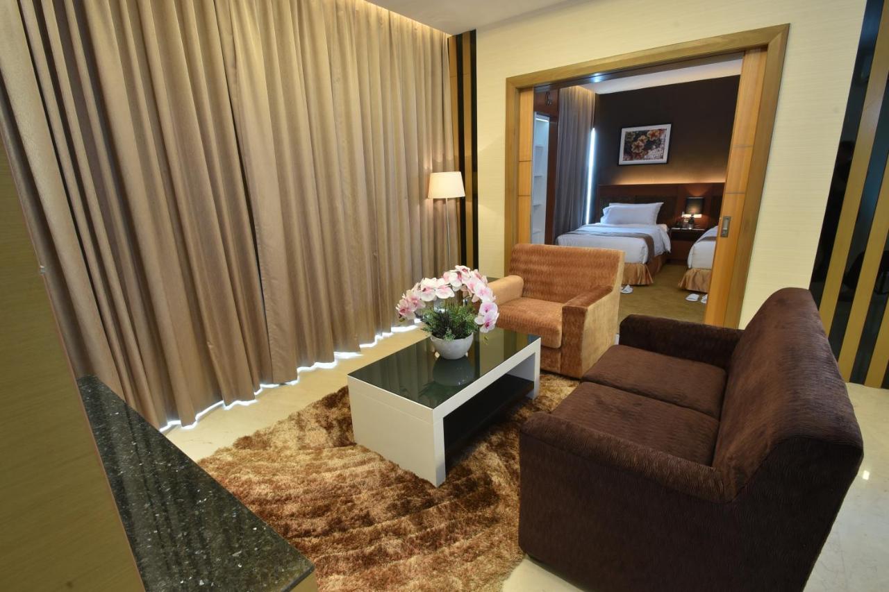 Tenera Hotel Бангі Екстер'єр фото Suite room
