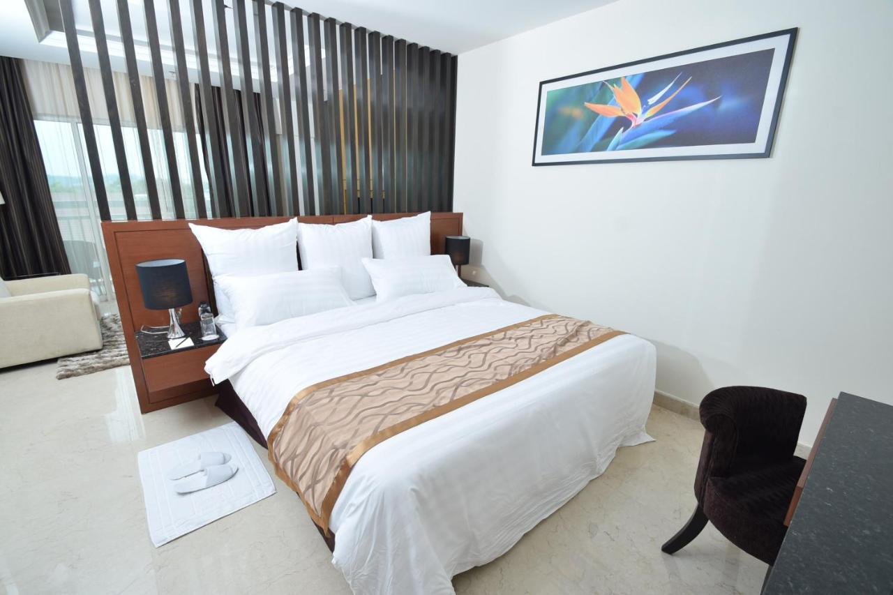 Tenera Hotel Бангі Екстер'єр фото A bedroom at the hotel